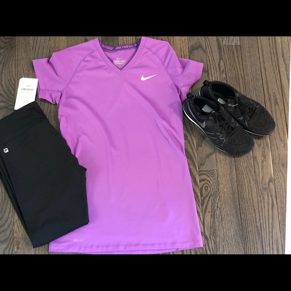 Like New- Nike Pro Combat Fitted T-Shirt